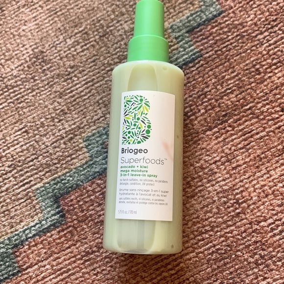 Briogeo's Superfoods Avocado + Kiwi Mega Moisture 3-in-1 Leave-In Spray - Picture 2 of 3